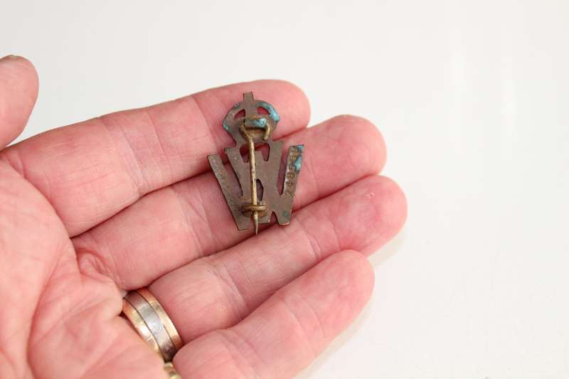 WW1 Women's War Volunteer lapel badge - numbered