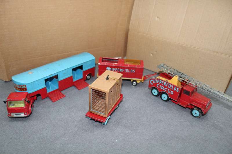 Corgi Chipperfields Circus Vintage set.....for R 750!!!! See below....