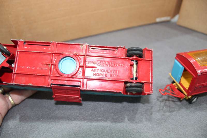 Corgi Chipperfields Circus Vintage set.....for R 750!!!! See below....