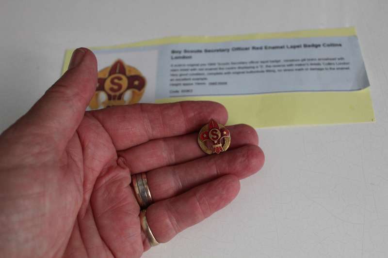 Scouts - Very rare Officer badge!.....details below.....