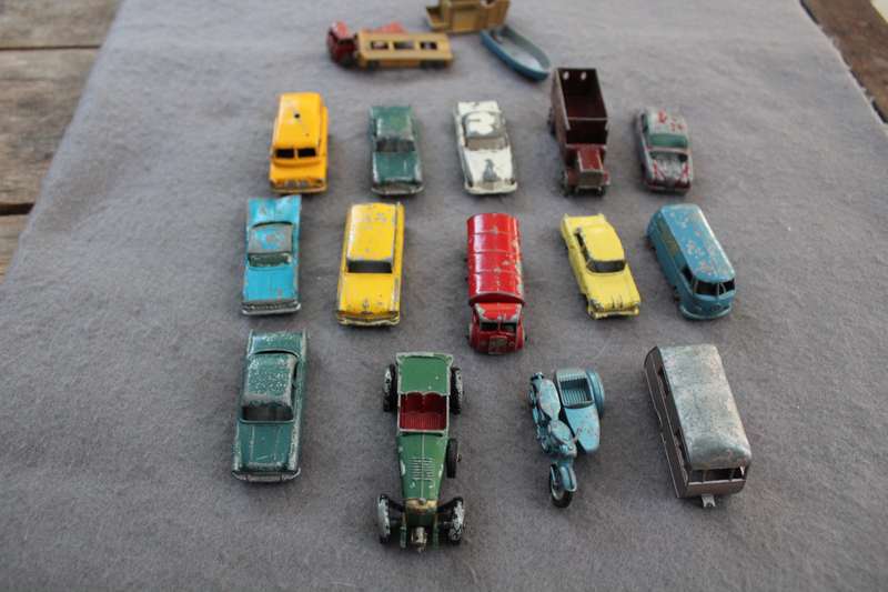 Lesney, 14 models ....reason for low price below.....