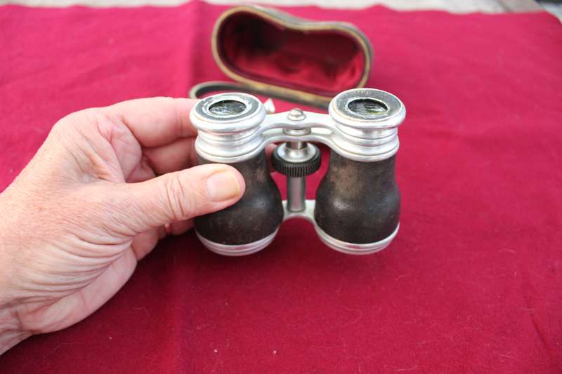 Binoculars/Opera glasses ?