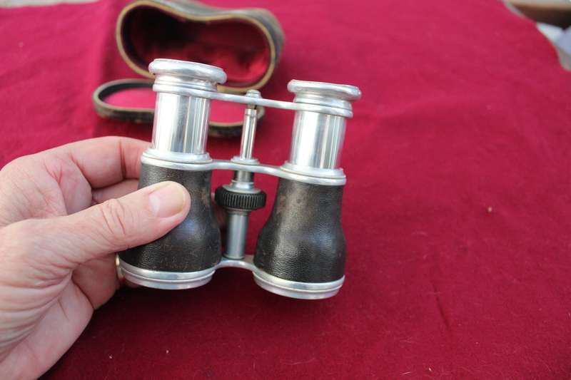 Binoculars/Opera glasses ?