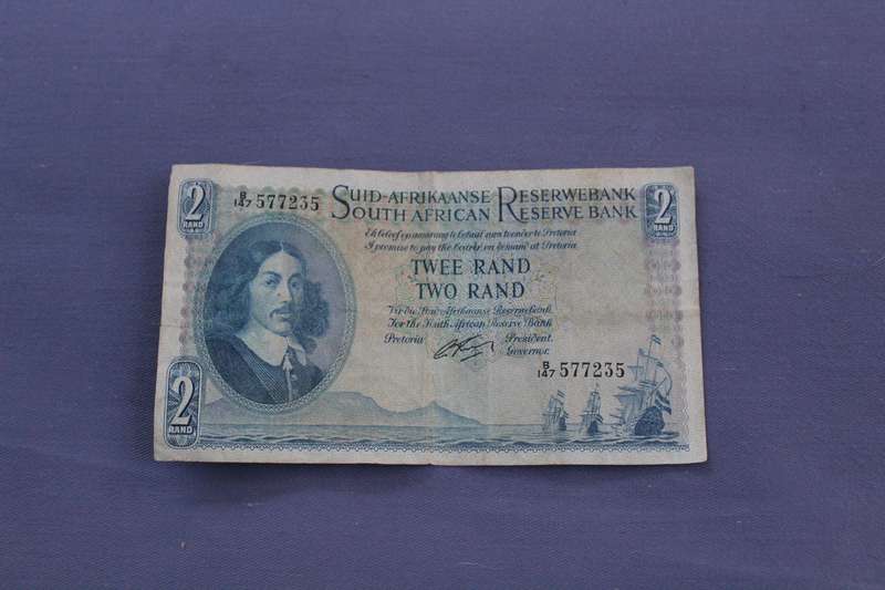SA Two rand note B147