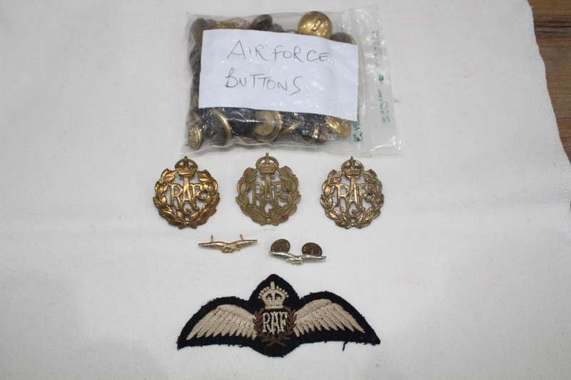 Royal Airforce badges - bonus - bag of Airforce buttons!