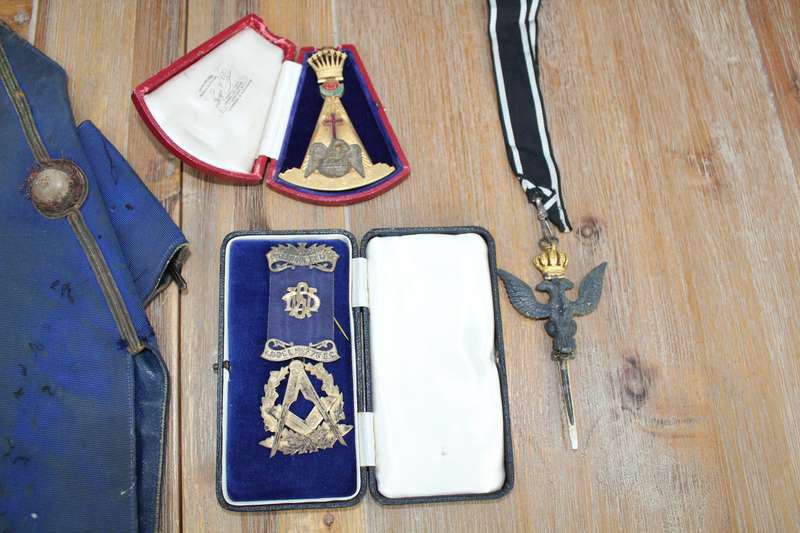 Masonic set including 3 jewels......incredible find!