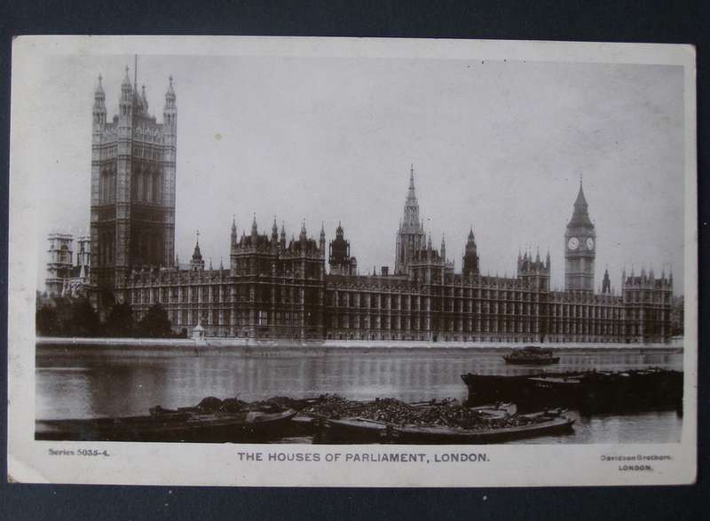 Davidson Bros. POSTCARD - The Houses of Parliament, London 1908