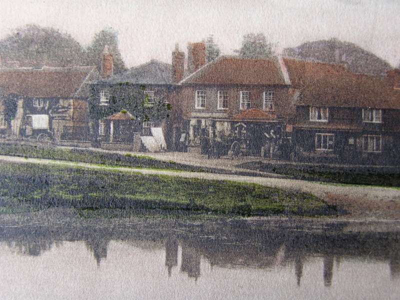 Frith's Series POSTCARD - Chiddingfold Village and Pond 1916
