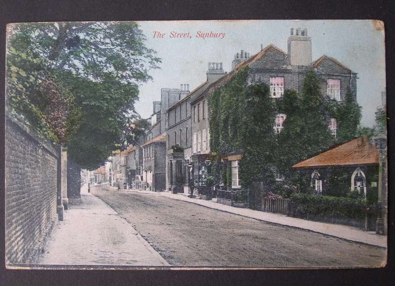 Antique British POSTCARD - The Street, Sunbury 1904
