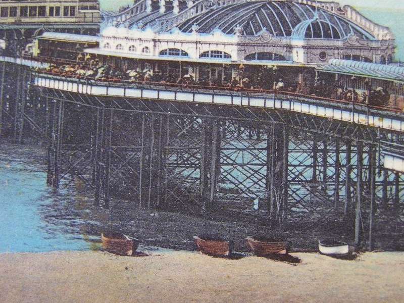 Vintage POSTCARD - Brighton, West Pier