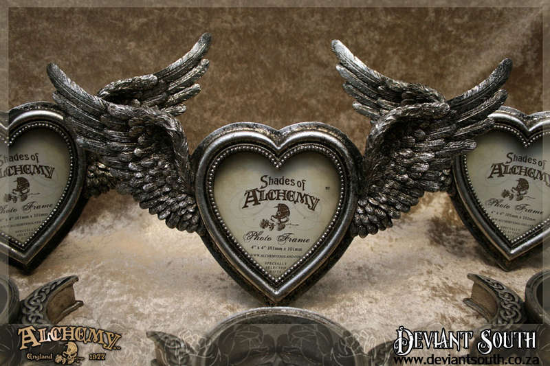 Alchemy Gothic SA1 Winged Heart Photo Frame