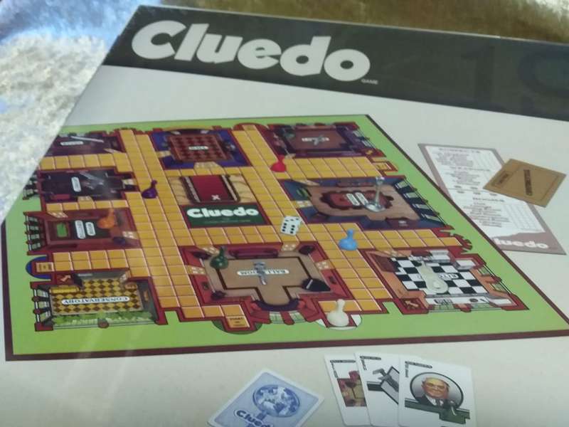 Hasbro Gaming Cluedo - Classic Detective Game (Retro Series Clue 1986 Edition, Manufactured: 2014)