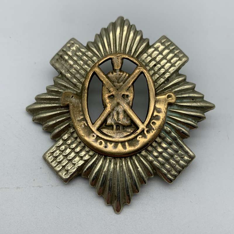WW1 - 'Royal Scots Regiment' Cap Badge