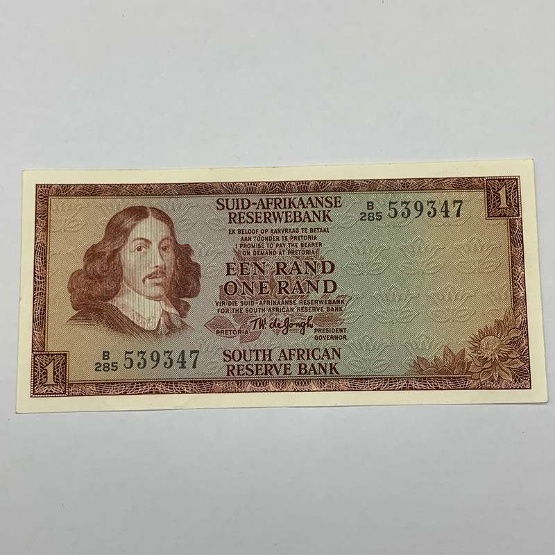 SA  'T.W. De Jongh' 1973  One Rand 'B285' Note (A/AUC - EF)