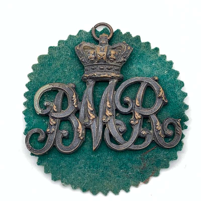 Boer War  Scarce 'Border Mounted Rifles' Hat Badge (1894-1902)