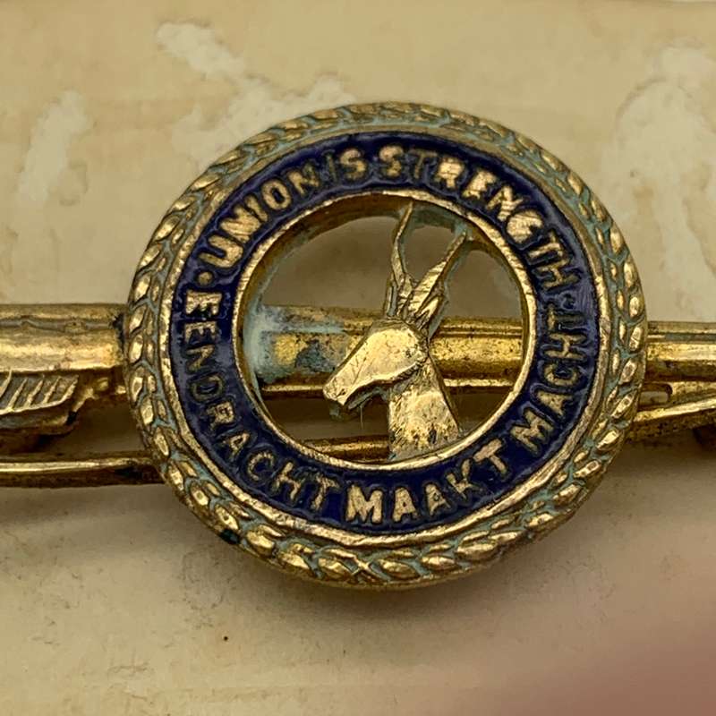 WW2  S.A. Army 'Union of Strength' Sweetheart Brooch