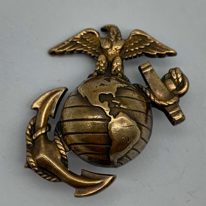 America  Early 'U.S. Marine Corps' Cap Badge