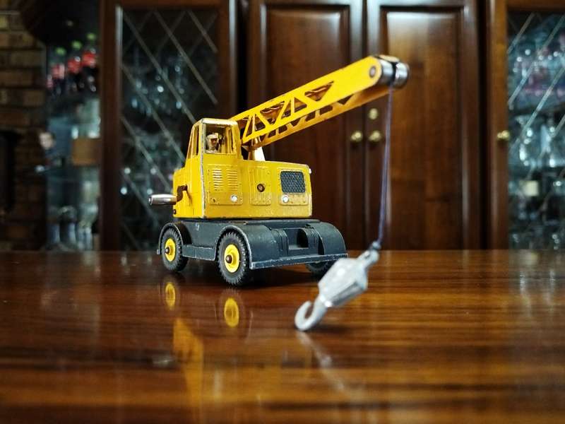 Dinky Toys Coles Mobile Crane
