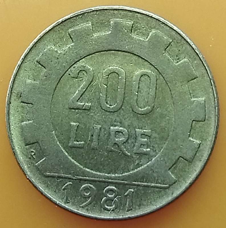 1981  200 Lire     Italy         SUN14729