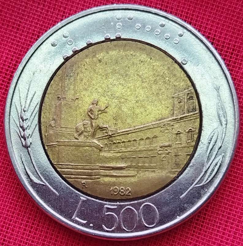 1982  500 Lire     Italy         SUN15227