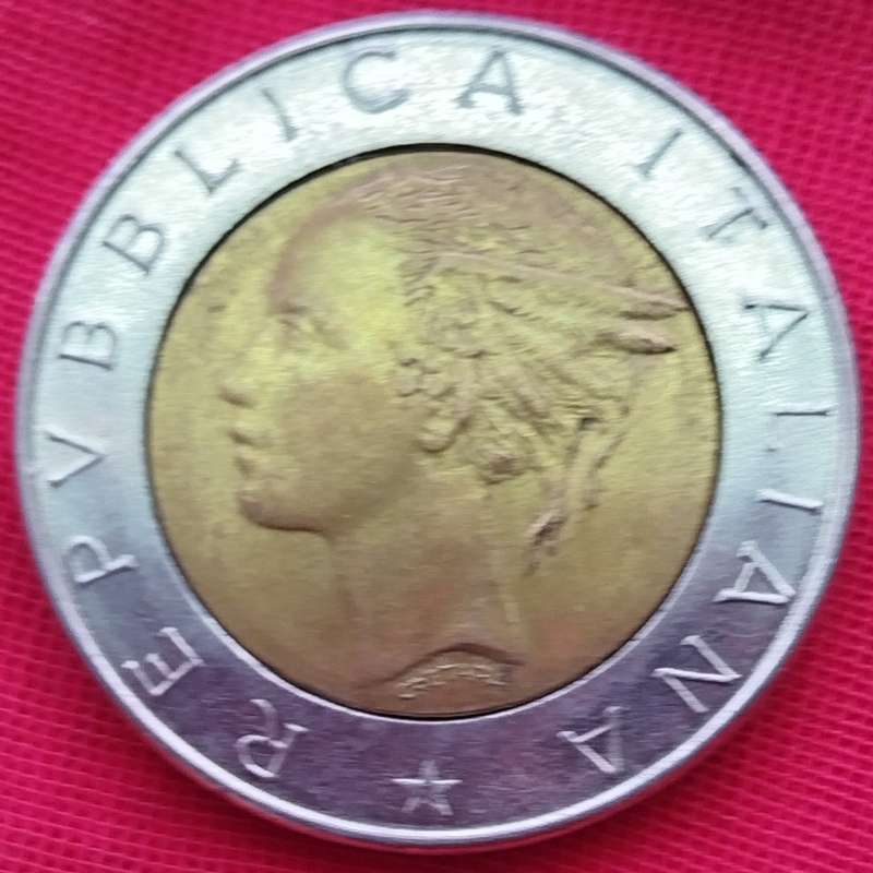 1982  500 Lire     Italy         SUN15227
