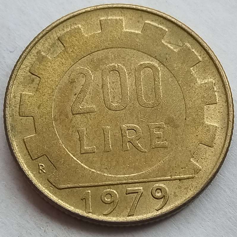 1979  200 Lire     Italy         SUN16426