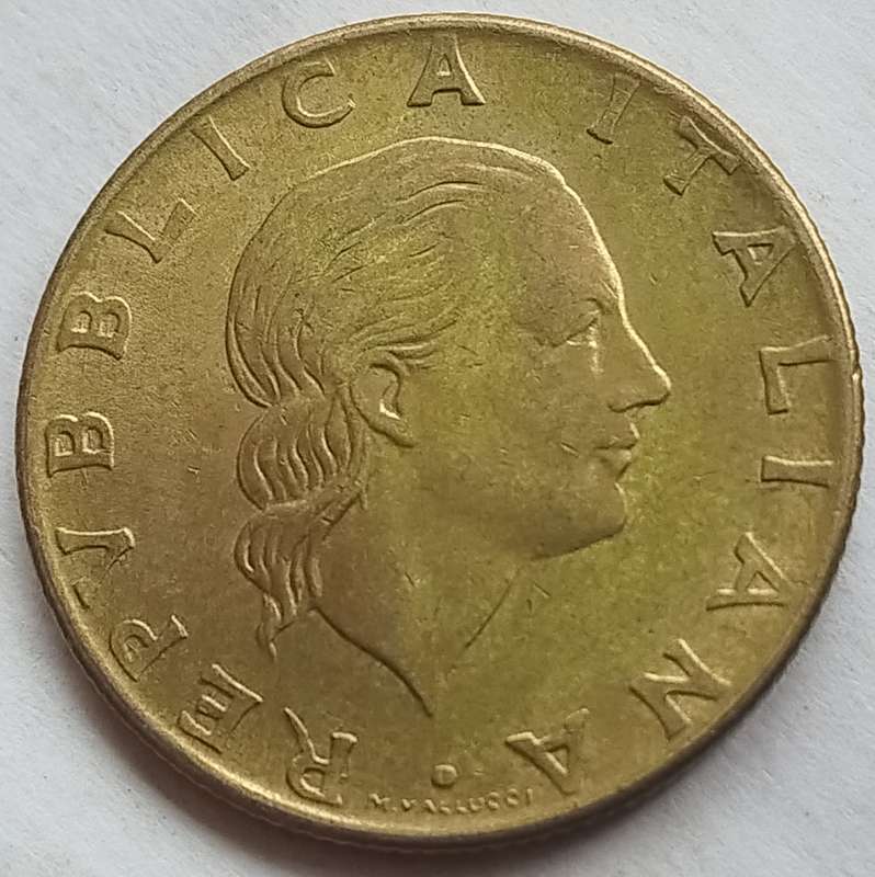 1979  200 Lire     Italy         SUN16426