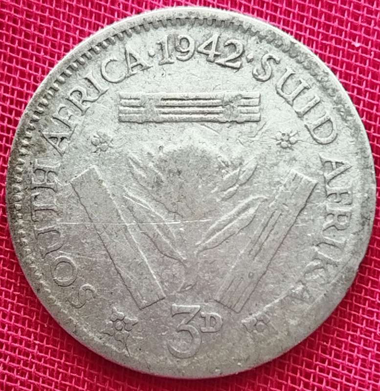 1942  Threepence Coin   ( SILVER   80% )             SUN17093