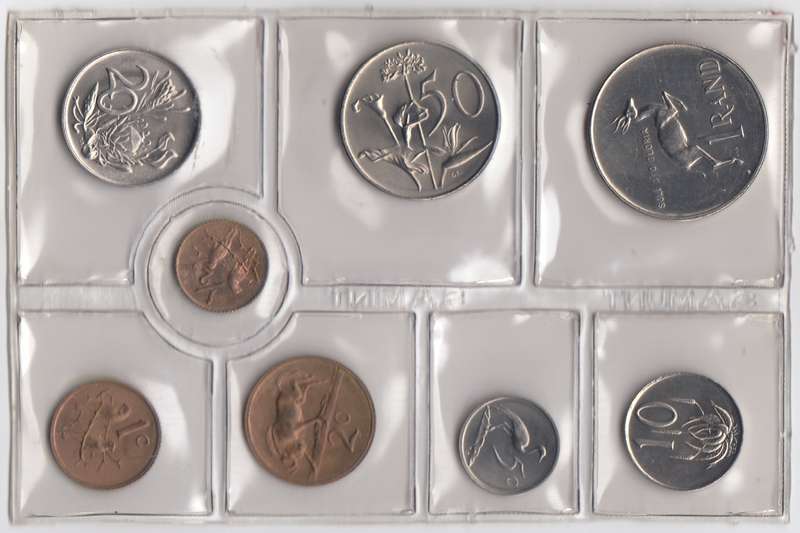1977 MINT PACK UNC WITH 1/2 CENT COIN      RSA