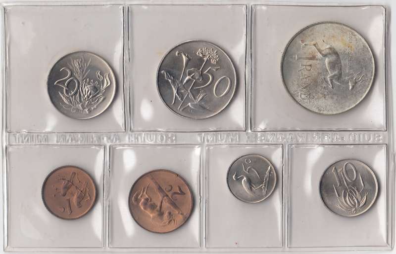 1967 MINT PACK UNC WITH SILVER R1 COIN (English)     1967-053
