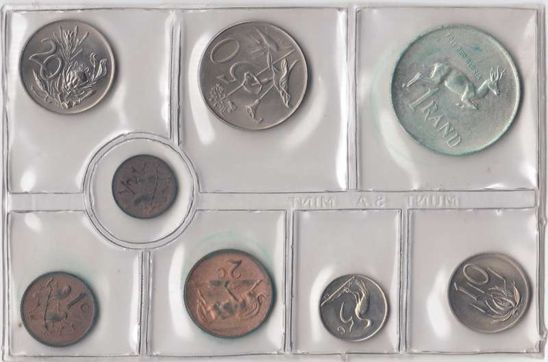 1972 MINT PACK UNC WITH SILVER R1 COIN       1972-063