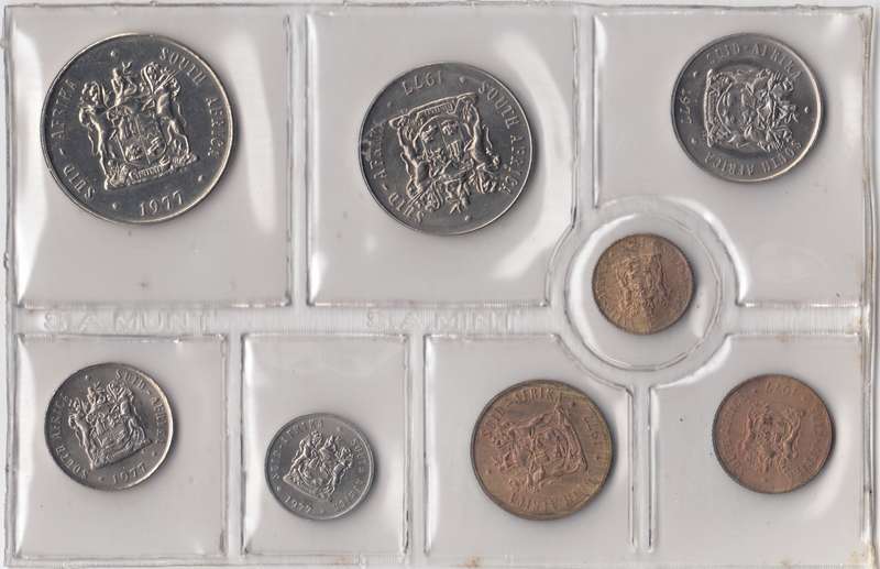 1977 MINT PACK UNC With 1/2 Cent Coin  Sealed    1977-065