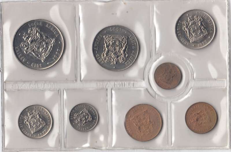 1977 MINT PACK UNC With 1/2 Cent Coin  Sealed    1977-069