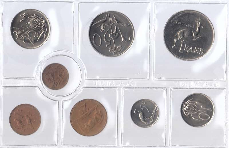 1977 MINT PACK UNC With 1/2 Cent Coin  Sealed    1977-094