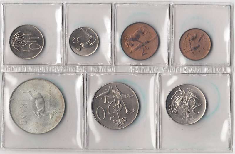 1967 MINT PACK UNC WITH SILVER R1 COIN (English)     1967-097