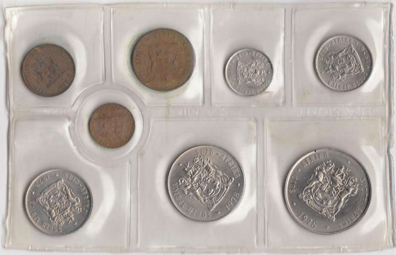 1978 MINT PACK UNC WITH 1/2 CENT COIN      1978-101