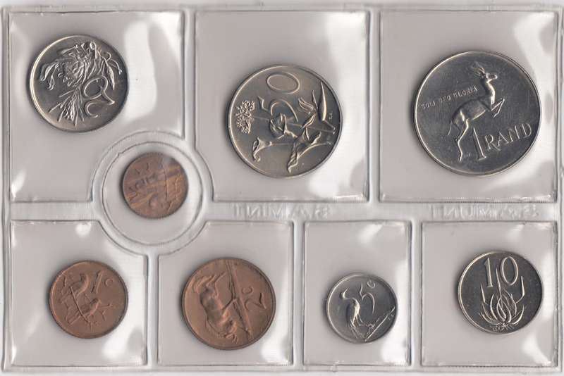 1977 MINT PACK UNC With 1/2 Cent Coin  Sealed    1977-102
