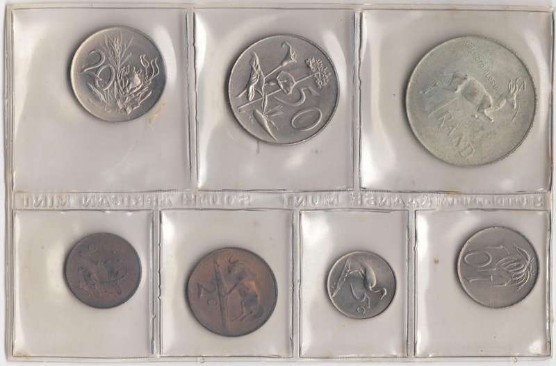 1967 MINT PACK UNC WITH SILVER R1 COIN (English)     1967-103