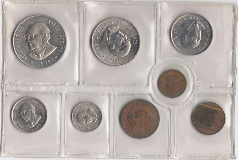 1979 MINT PACK UNC WITH 1/2 CENT COIN      1979-105