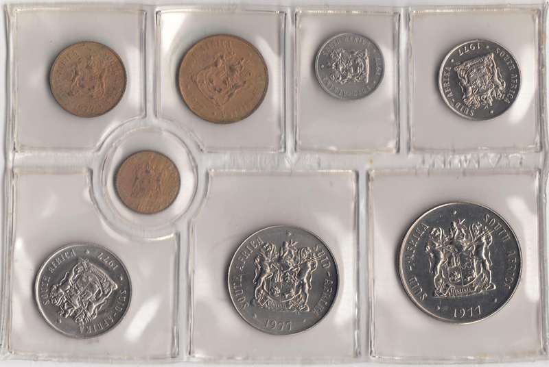 1977 MINT PACK UNC With 1/2 Cent Coin  Sealed    1977-107