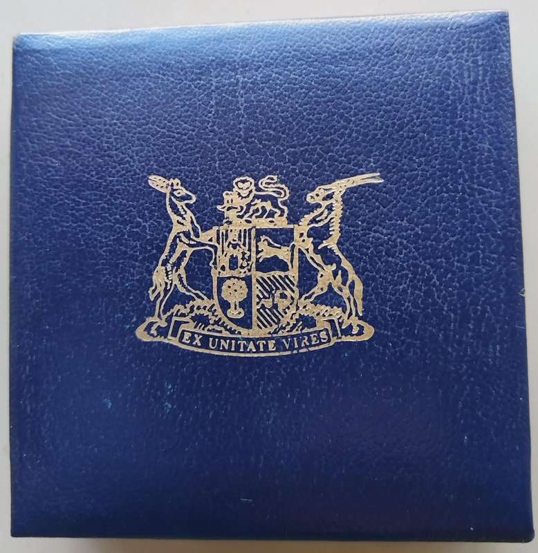 1985   PROOF SILVER R1 (75TH YEAR PARLIAMENT ) IN SA MINT BOX         18031