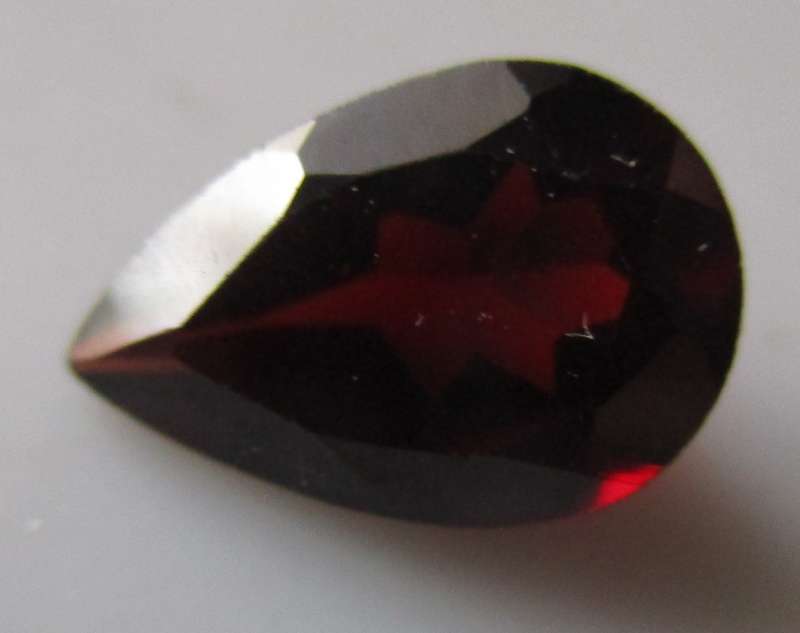 9.00 x 6.00mm Pear cut Garnet 1.61ct.