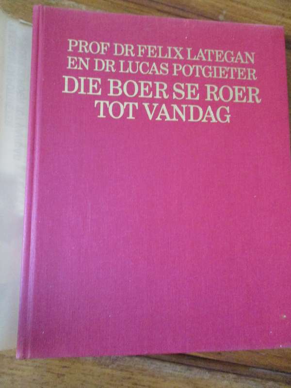 Die Boer se roer tot vandag Die ontwikkeling van die vuurwapen in Suid-Afrika Prof Felix Lategan