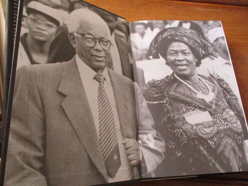 IN OUR LIFETIME Walter & Albertina Sisulu