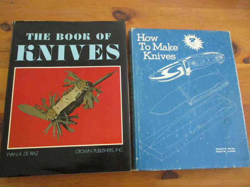 2 KNIVES Books