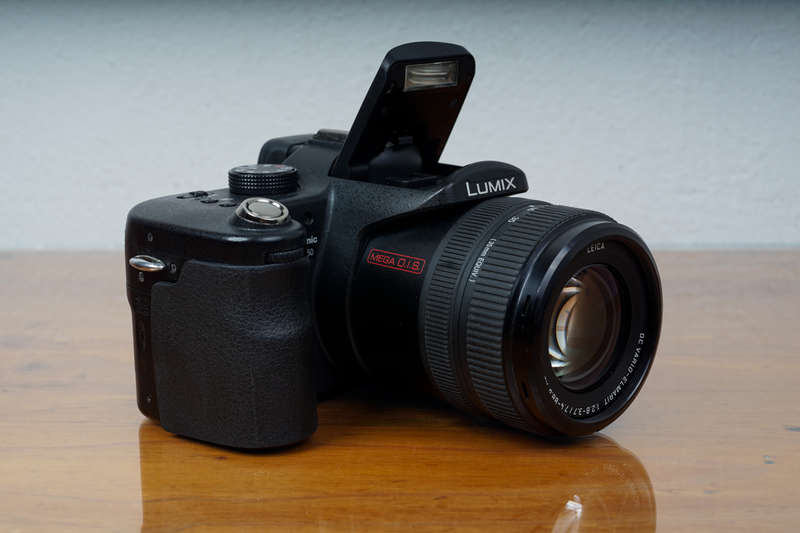 Panasonic Lumix DMC-FZ50 10mp CCD-sensor digital bridge camera *Leica Vario-Elmarit lens*