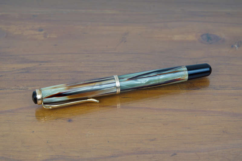 Rare vintage Pelikan 400 tortoise shell fountain pen with 14c gold nib in great condition