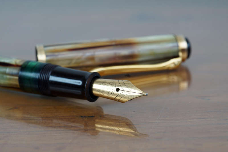 Rare vintage Pelikan 400 tortoise shell fountain pen with 14c gold nib in great condition