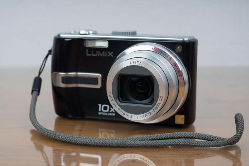 Panasonic Lumix DMC-TZ3 compact digital camera