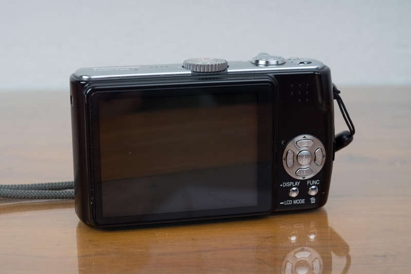 Panasonic Lumix DMC-TZ3 compact digital camera